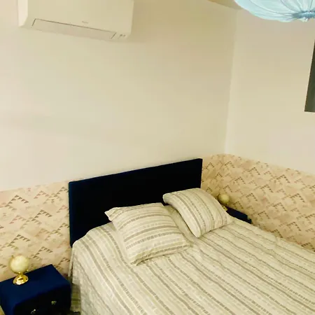 Cute Paris Lounge Apartmán *